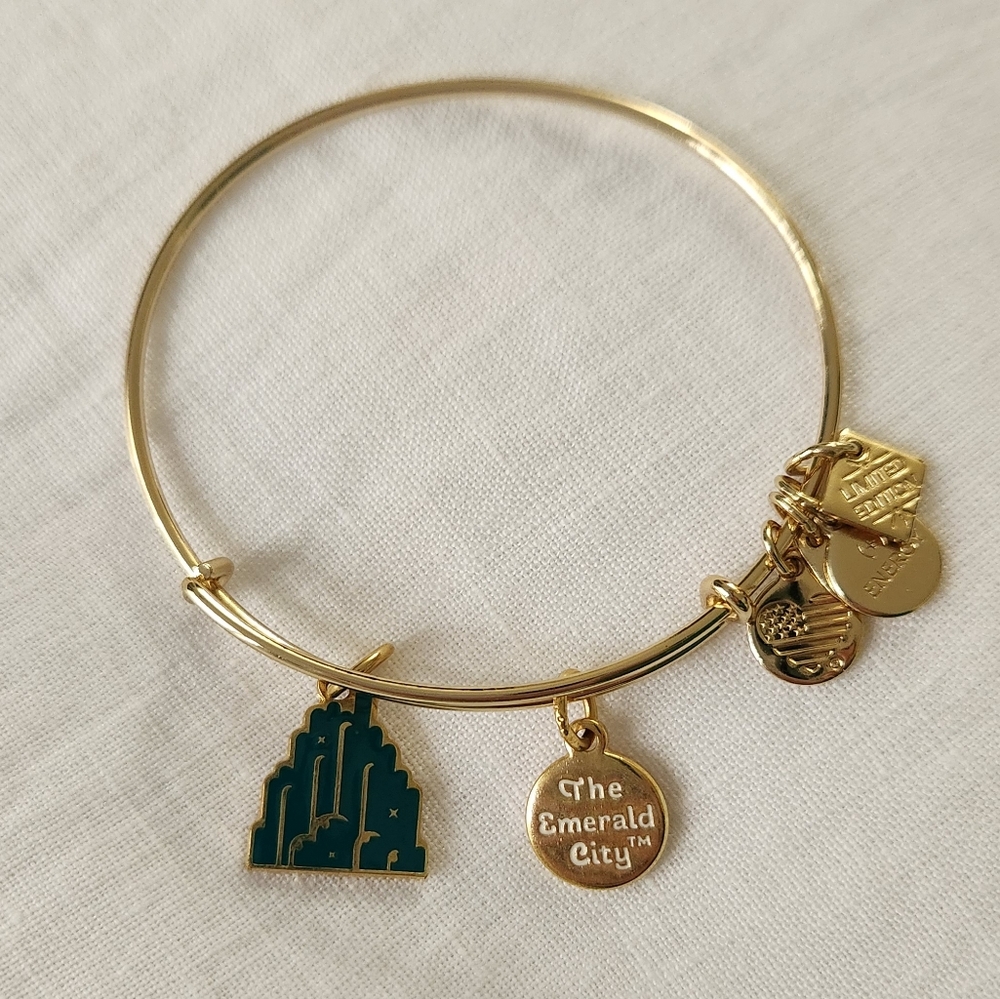 Alex and Ani Wizard of Oz Bracelet Holiday 2021 Limited Release - Picture 3 of 3
